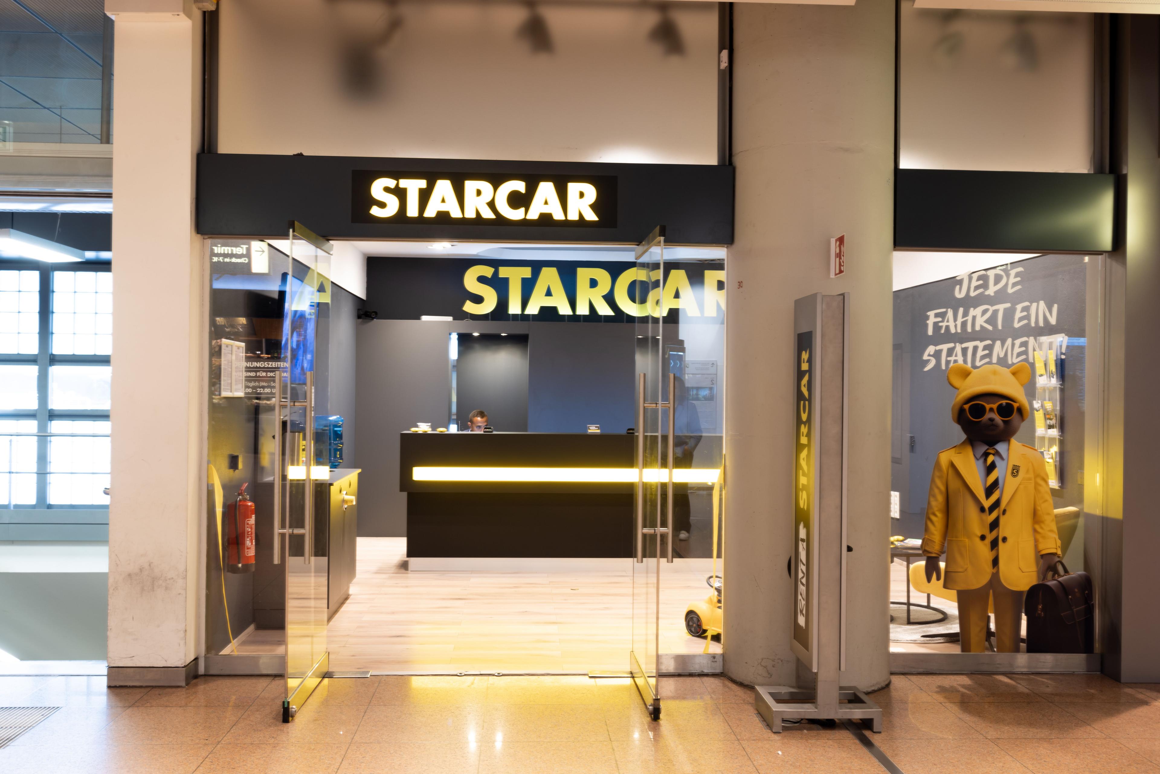 STARCAR Mietwagentresen am Flughafen.