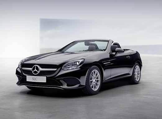 Schwarzer Mercedes Benz SLC Cabrio.