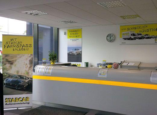 Starcar Autovermietung Station Hannover-Buchholz Tresenbereich.